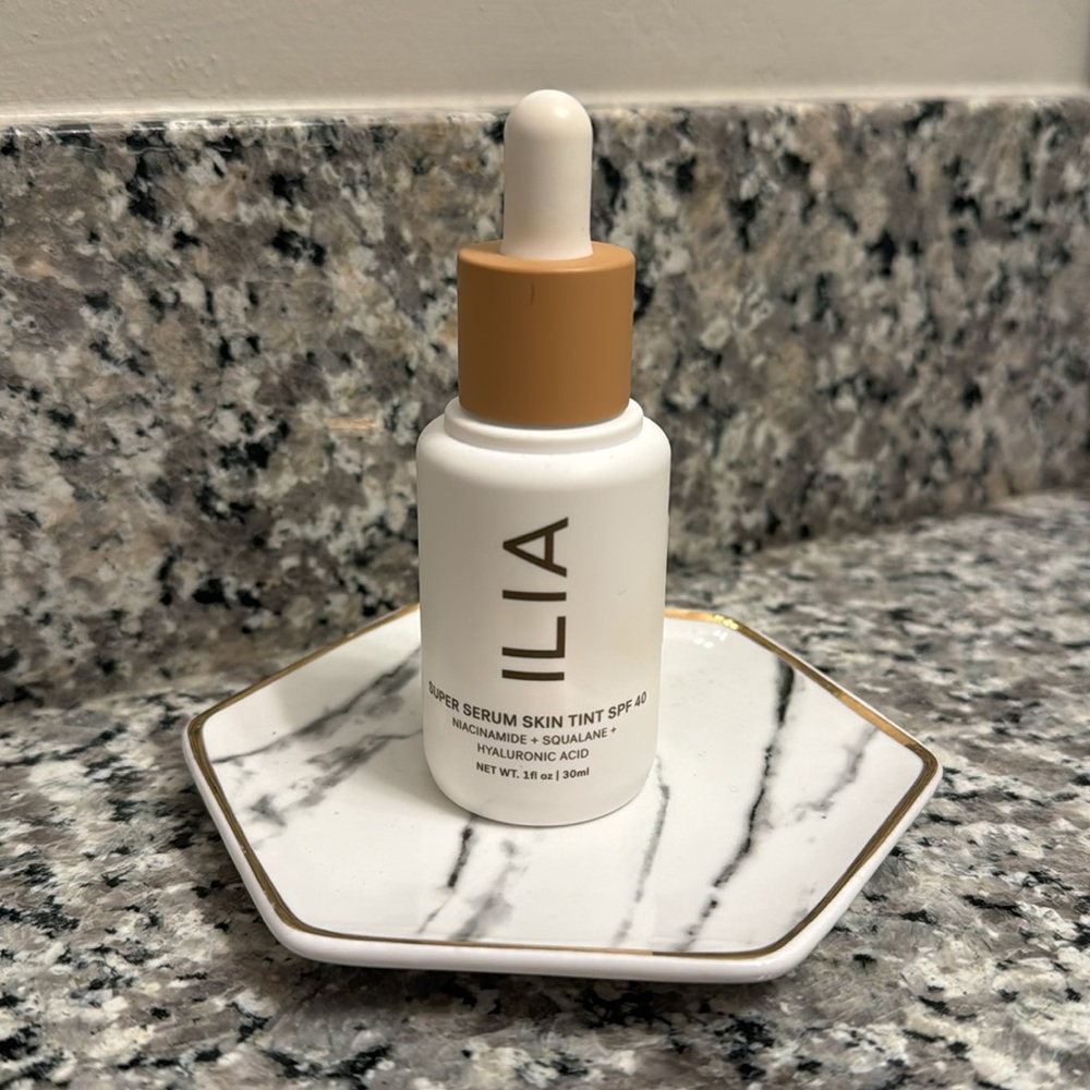 ILIA Super Serum Skin Tint with SPF ST5 Bom Bom